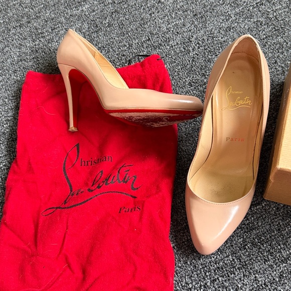 Christian Louboutin Nude Patent Heels - Picture 3 of 10